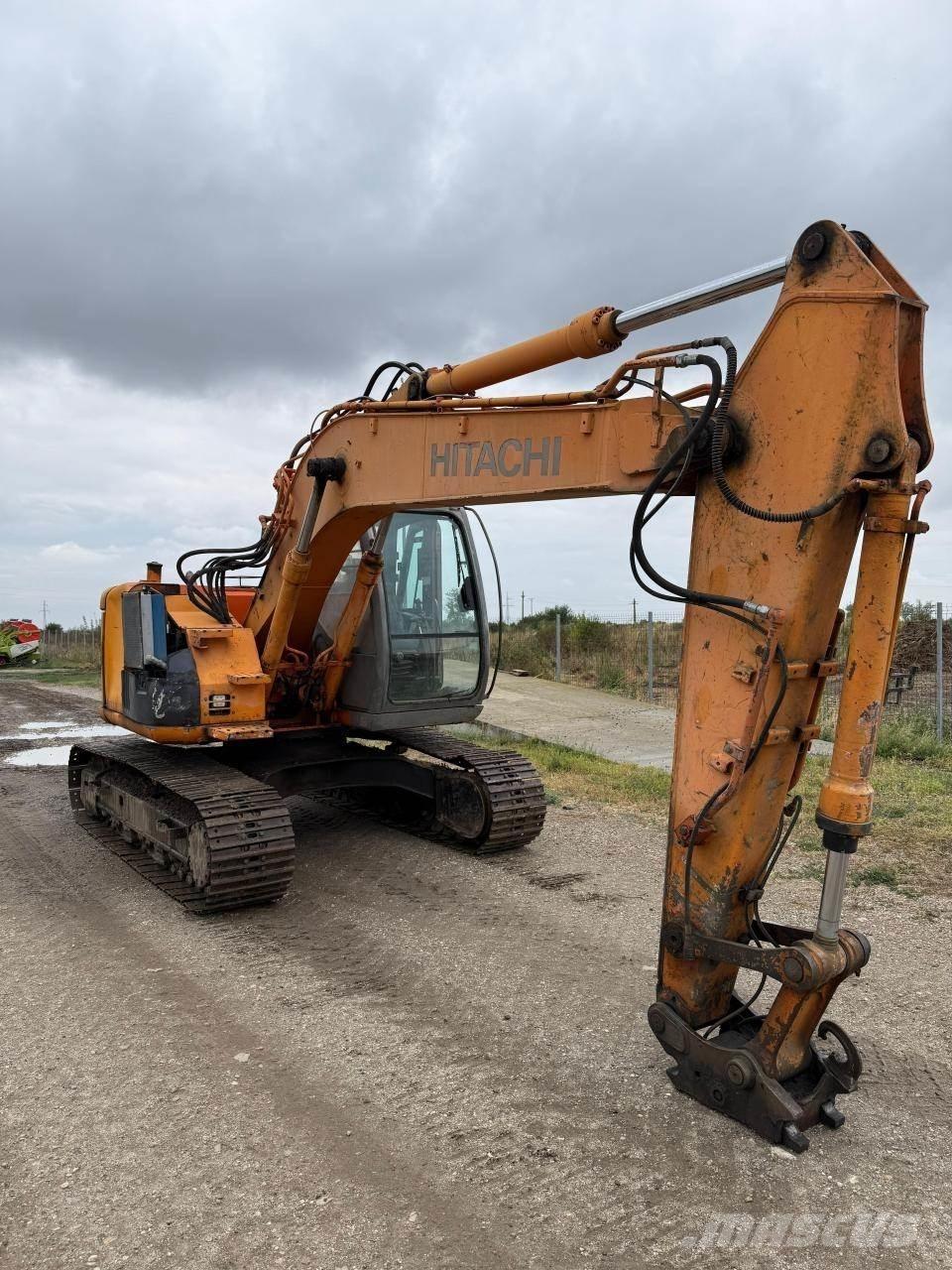 Hitachi ZX135US Excavatoare pe șenile
