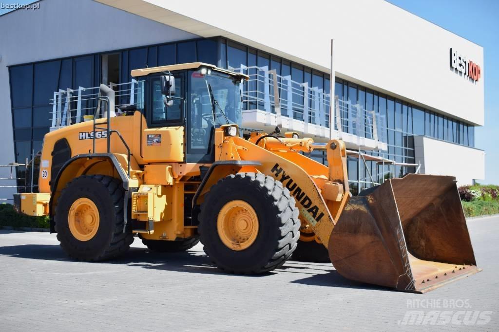 Hyundai HL 965 Incarcator pe pneuri