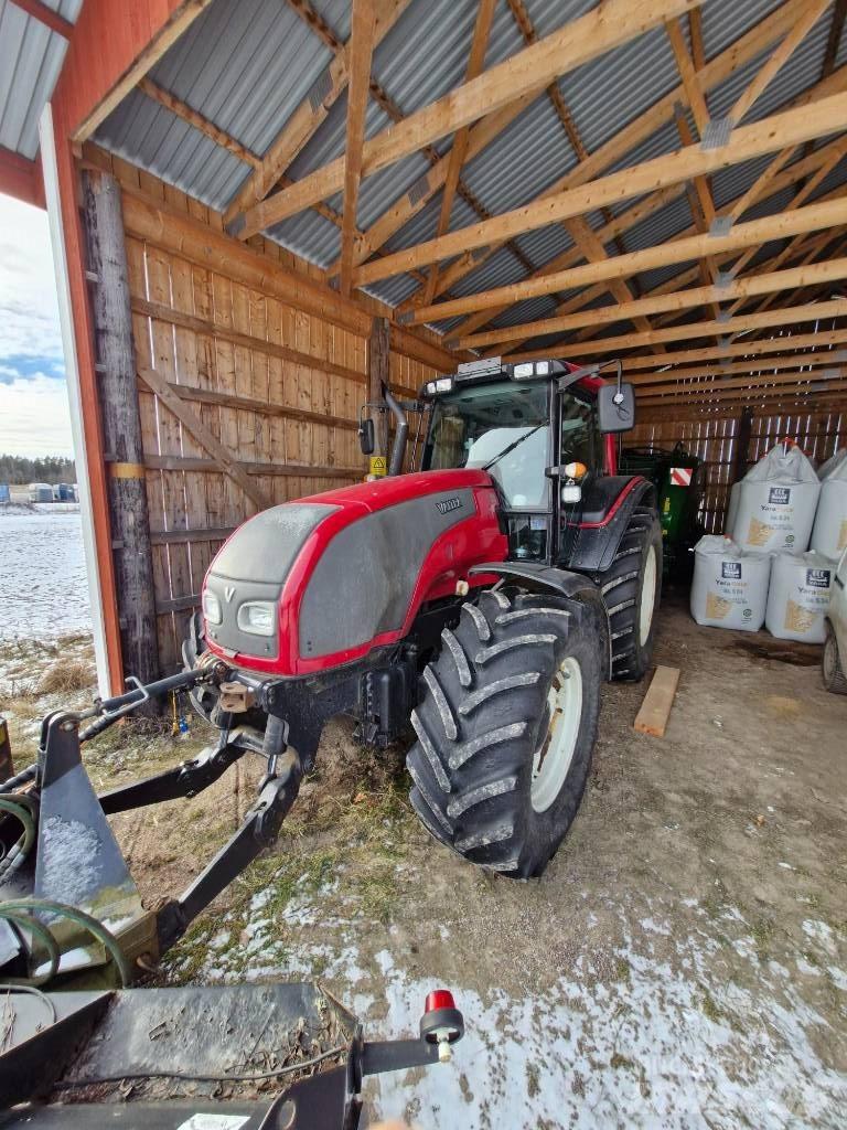 Valtra T 151 hitchec Tractoare