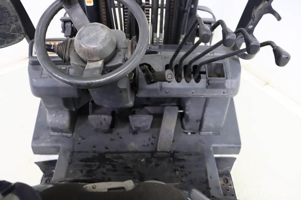 Nissan U1D2A20LQ Stivuitor GPL