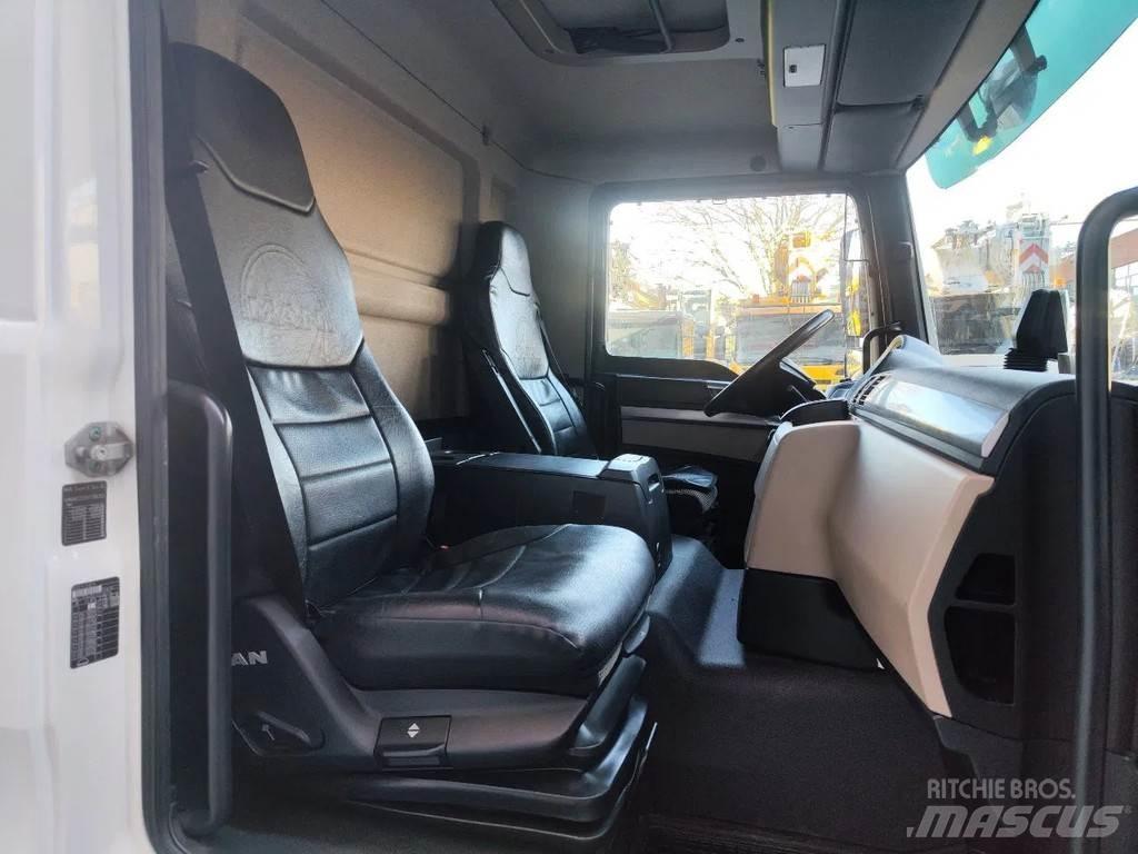 MAN TGL 8.220 4x2 Camion cabina sasiu