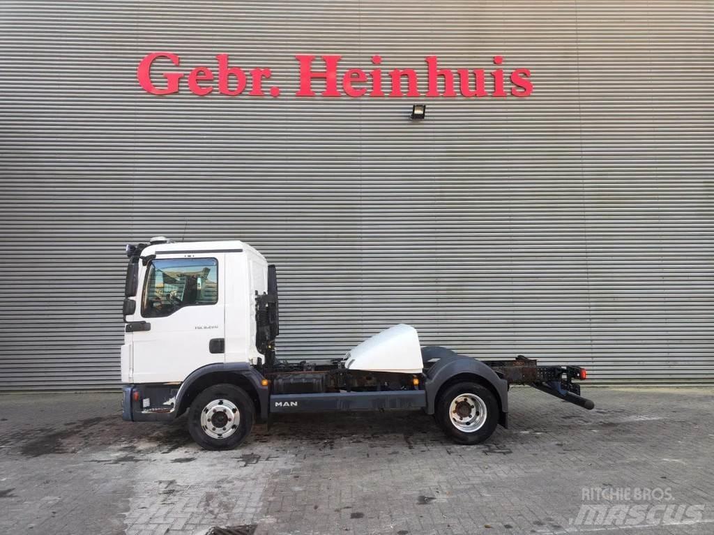 MAN TGL 8.220 4x2 Camion cabina sasiu