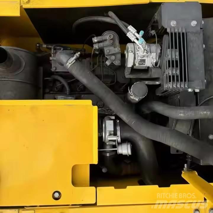 Komatsu PC 130 Excavatoare pe șenile
