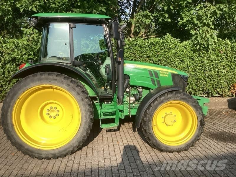 John Deere 5090M Tractoare