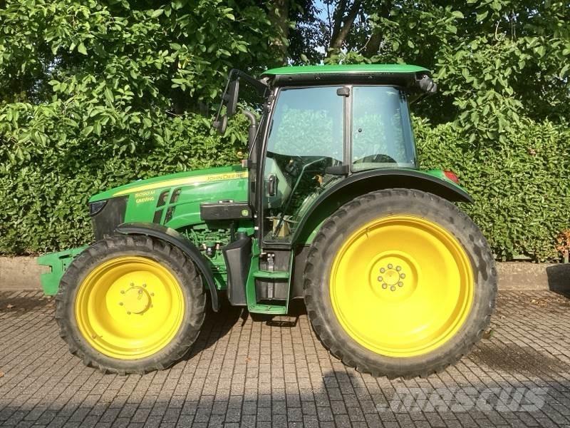 John Deere 5090M Tractoare
