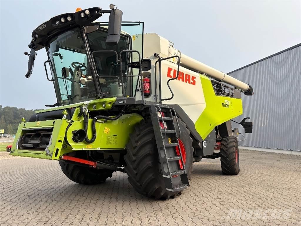 CLAAS TRION 750 Combine de secerat