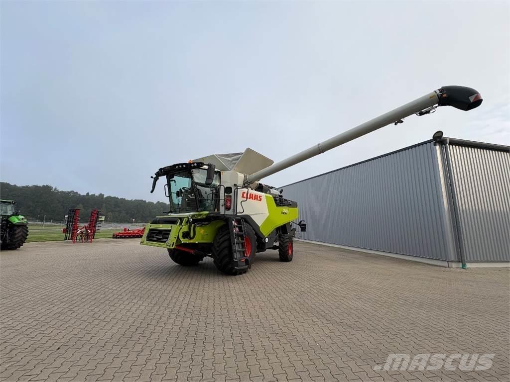 CLAAS TRION 750 Combine de secerat