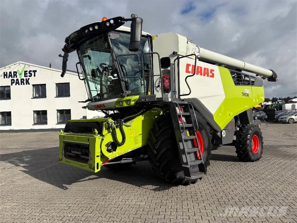CLAAS TRION 750 Combine de secerat