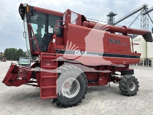 Case IH 1640 Combine de secerat