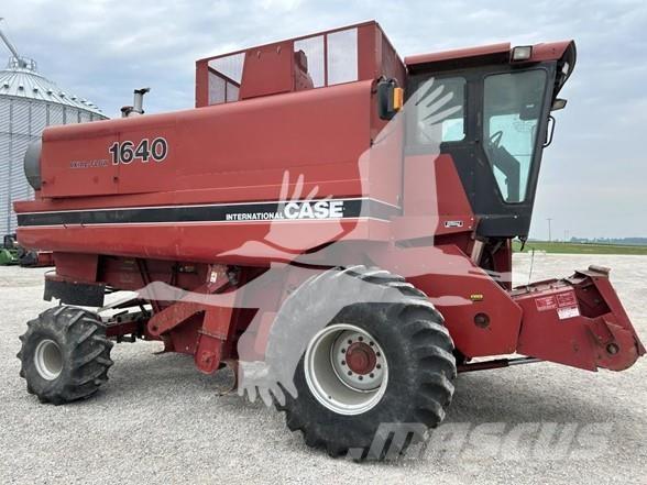 Case IH 1640 Combine de secerat