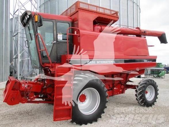 Case IH 1660 Combine de secerat