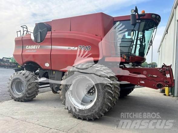 Case IH 7010 Combine de secerat