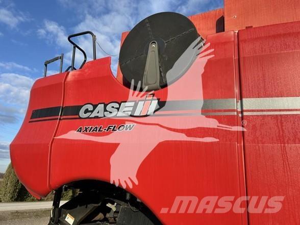 Case IH 7010 Combine de secerat