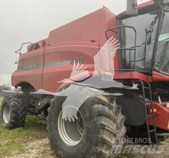 Case IH 7140 Combine de secerat