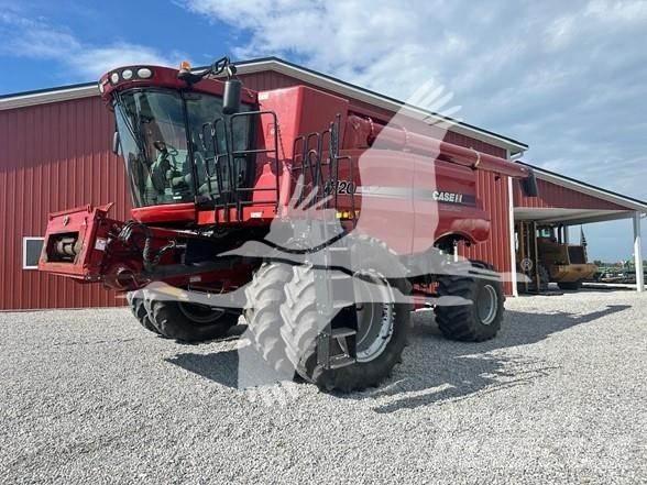Case IH 8120 Combine de secerat