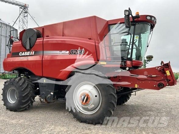 Case IH 8230 Combine de secerat