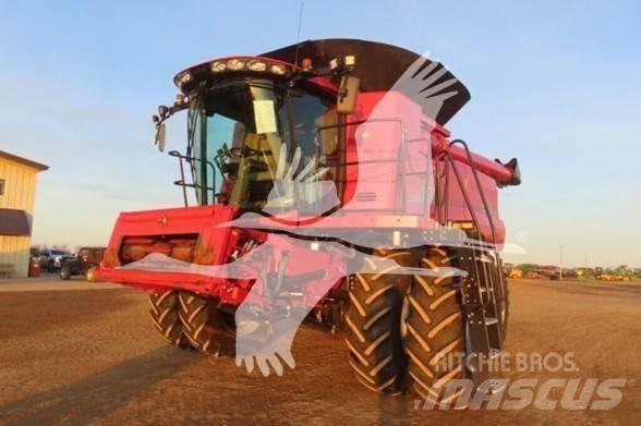 Case IH 8250 Combine de secerat
