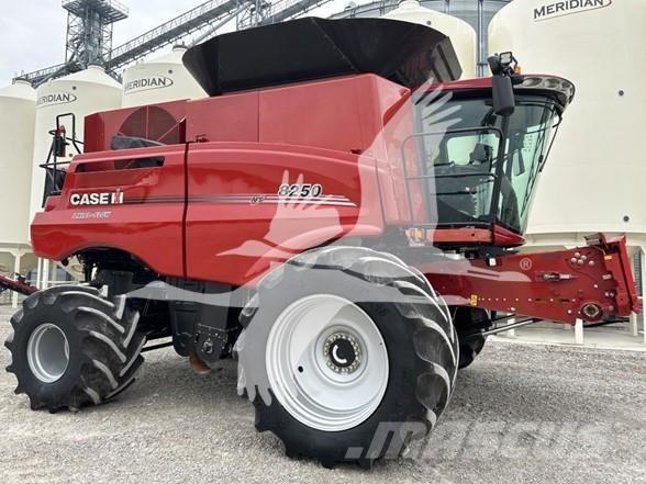 Case IH 8250 Combine de secerat