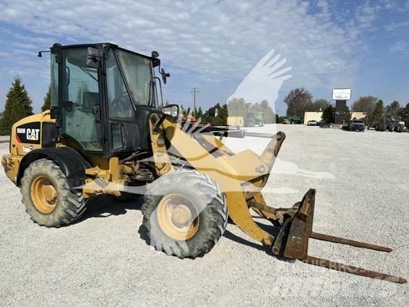 CAT 908M Incarcator pe pneuri