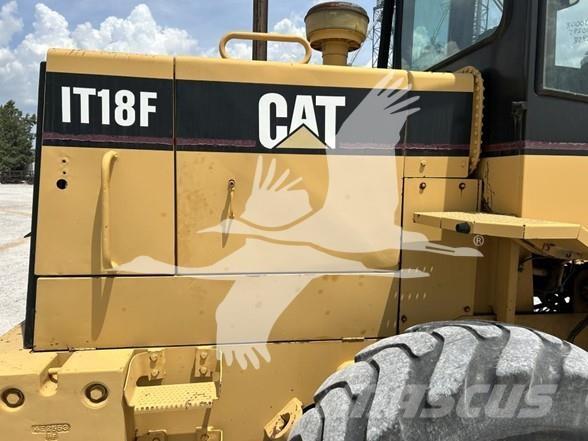 CAT IT18F Incarcator pe pneuri