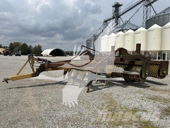  CUSTOM MADE CR Utilaje construcții - Altele