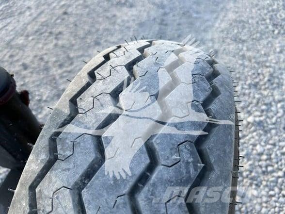 E-Z Trail 680 Alte remorci