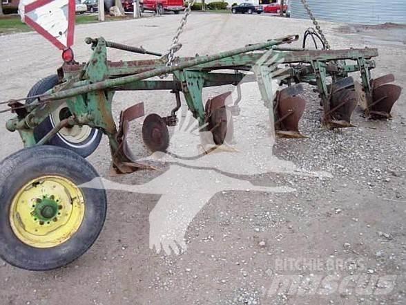 John Deere 514 Pluguri reversibile