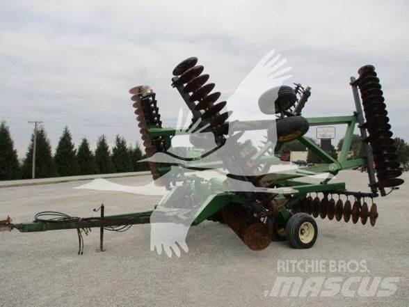 John Deere 630 Grape cu disc