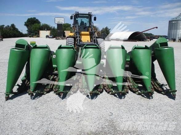 John Deere 693 Combine capete pentru culegatoare