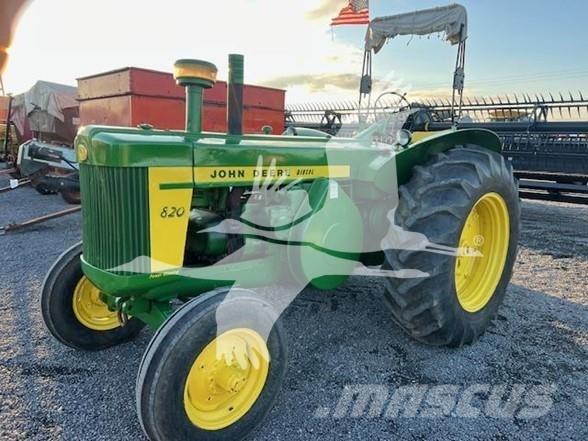 John Deere 820 Tractoare