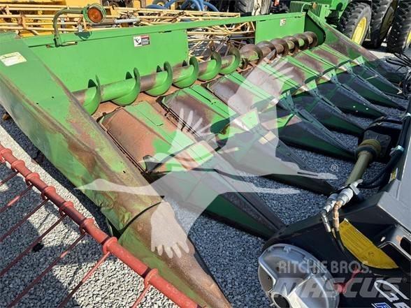 John Deere 843 Combine capete pentru culegatoare