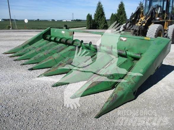 John Deere 843 Combine capete pentru culegatoare