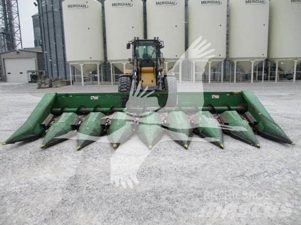 John Deere 843 Combine capete pentru culegatoare