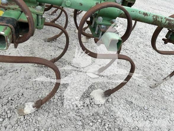 John Deere 85 Cultivatoare de recolte in randuri