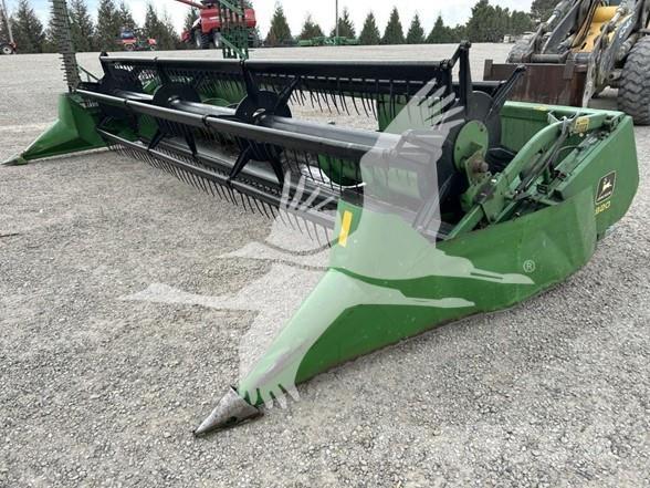 John Deere 920 Combine capete pentru culegatoare