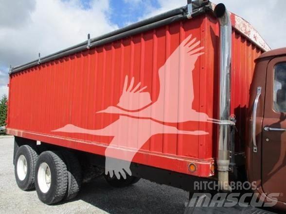 Mack R686ST Utilaje construcții - Altele
