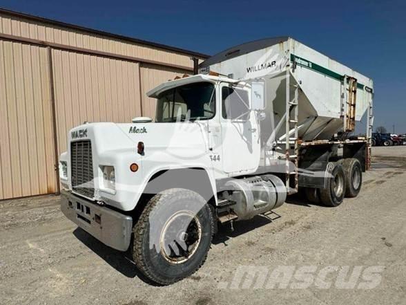 Mack R686ST Utilaje construcții - Altele