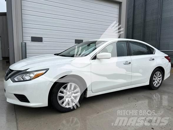 Nissan ALTIMA Masini