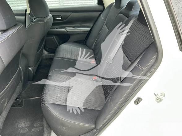 Nissan ALTIMA Masini
