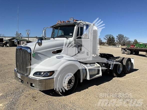 Peterbilt 384 Autotractoare