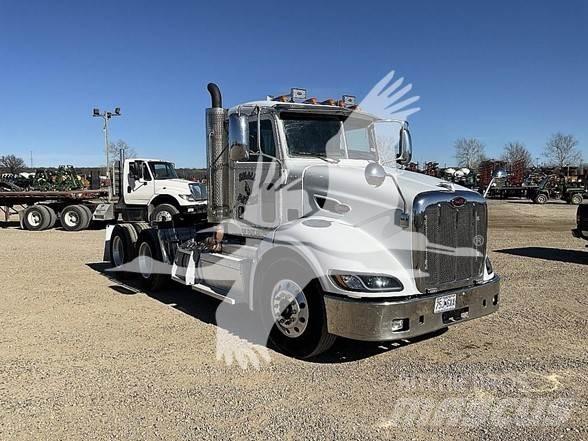 Peterbilt 384 Autotractoare
