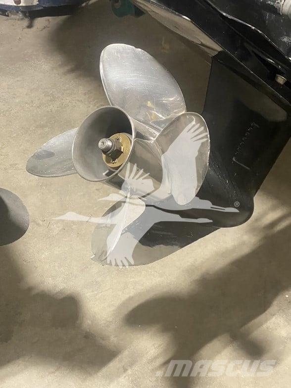  RINKER 21257LM Barje si pontoane