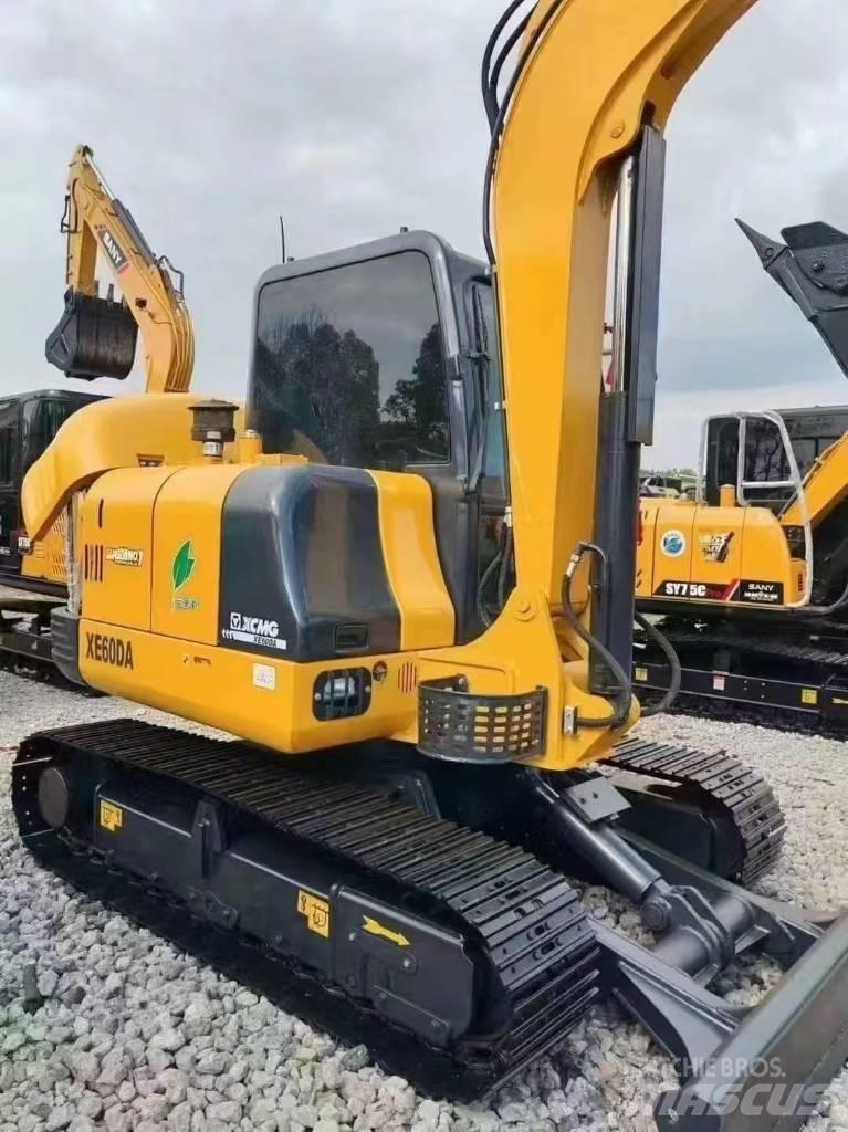 XCMG 60 Excavatoare pe șenile

