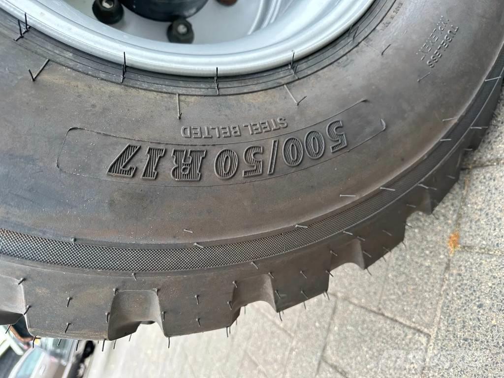 Hyundai 55W-9A Excavatoare cu roti