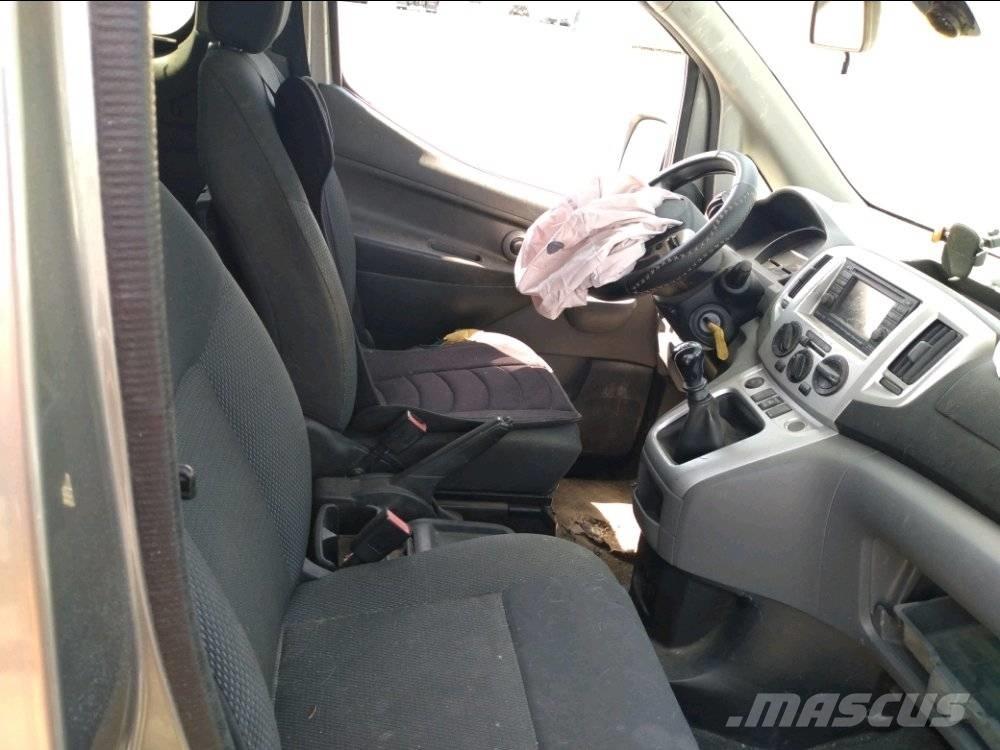 Nissan NV 200 Utilitara