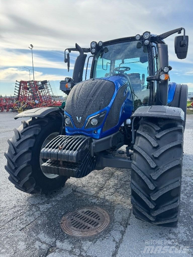 Valtra N 124 Tractoare