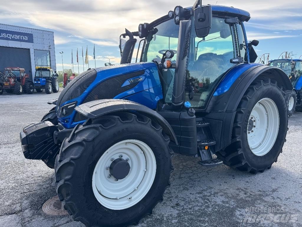 Valtra N 124 Tractoare