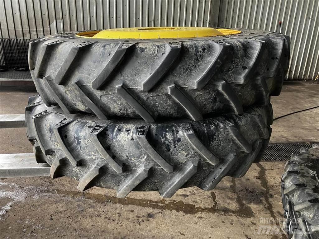 BKT 270/95R32 Roti