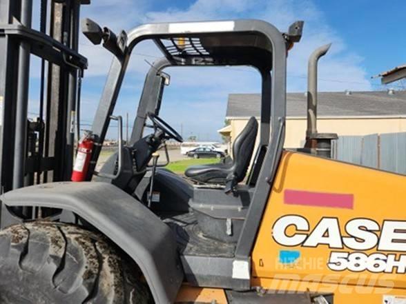 CASE 586H Masini de teren dificil