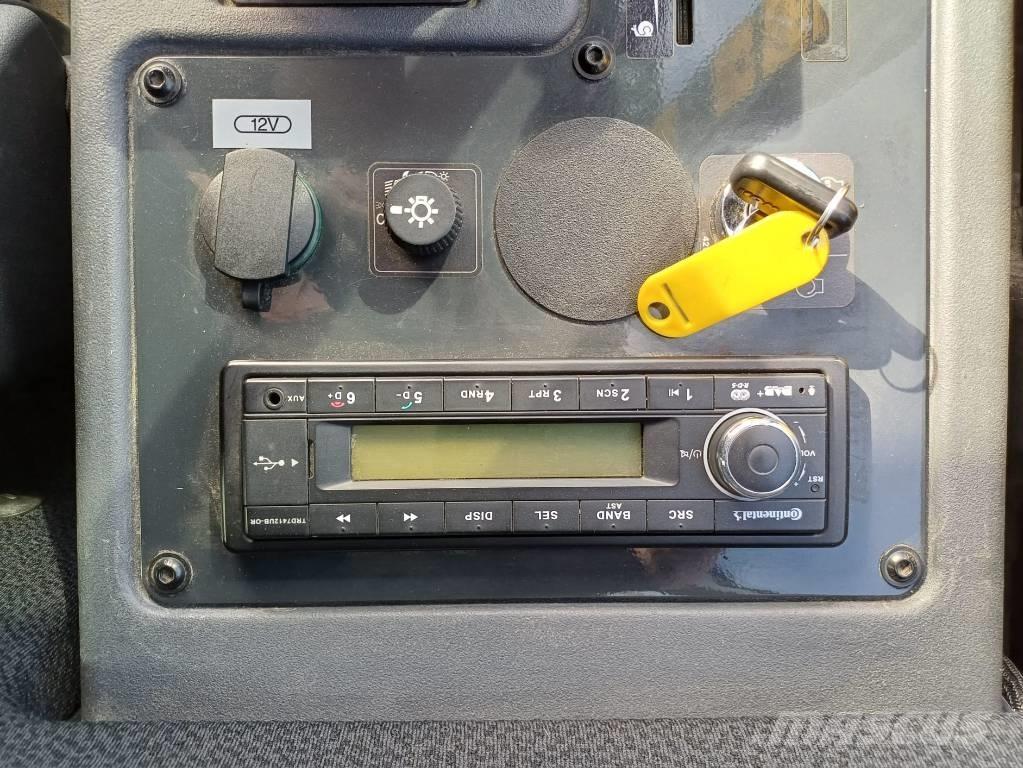 Komatsu WA 100 M-8 Incarcator pe pneuri
